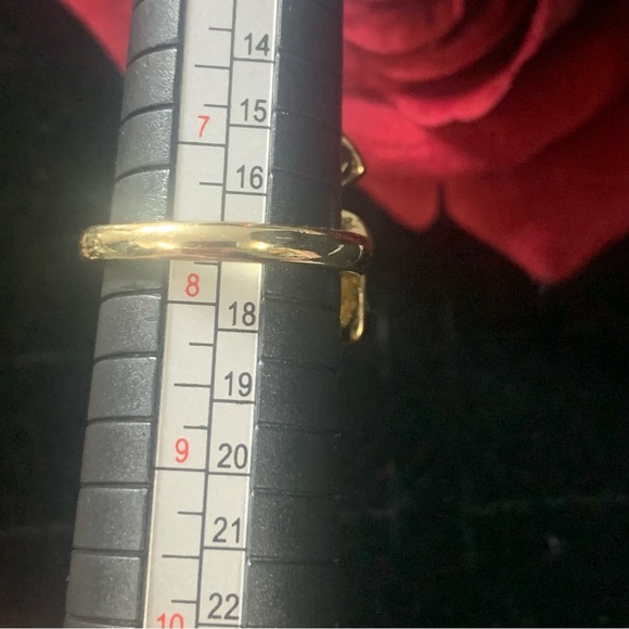 Gold tone Red ribbon ring - Picture 4 of 4